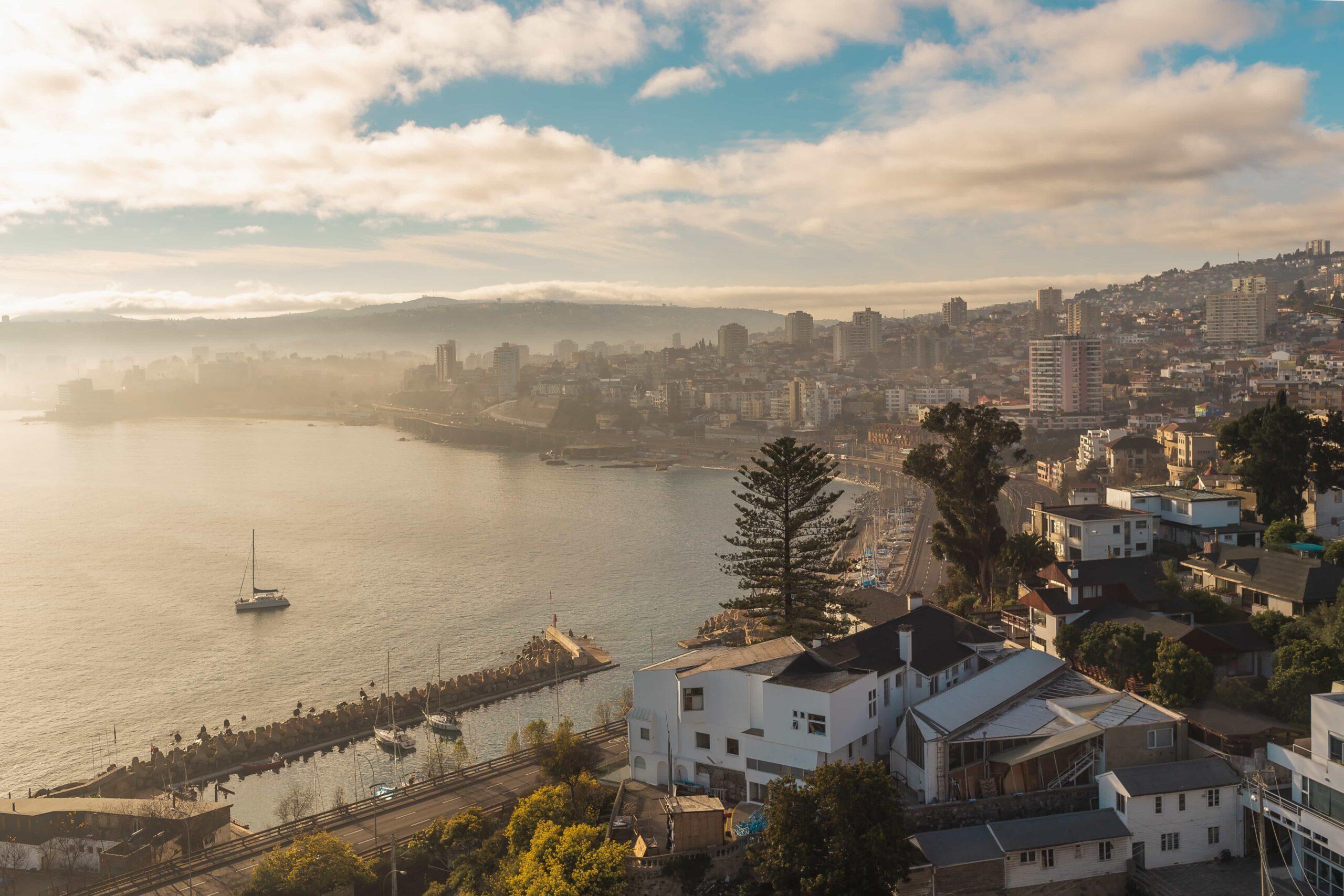 view-valparaiso-chile-city-near-sea